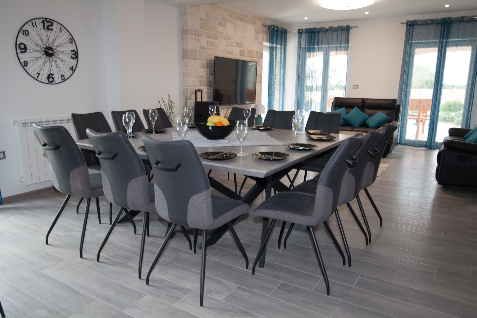 Villa Panorama jacuzzi and pool area